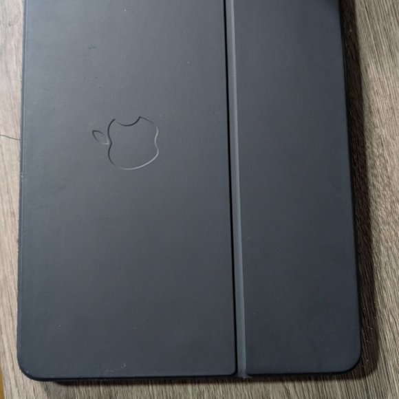 iPad Air 4 - 64GB - Wifi - w Genuine Apple Keyboard Case Glass is Mint - IC Lock - Picture 2 of 7